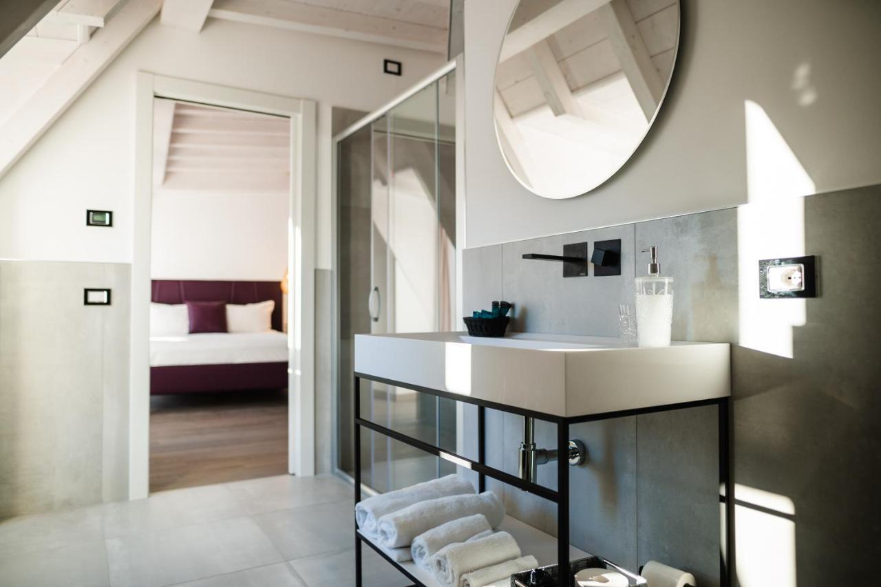 Luxury Suites Rocopom - Lake Front มัลกราเต ภายนอก รูปภาพ