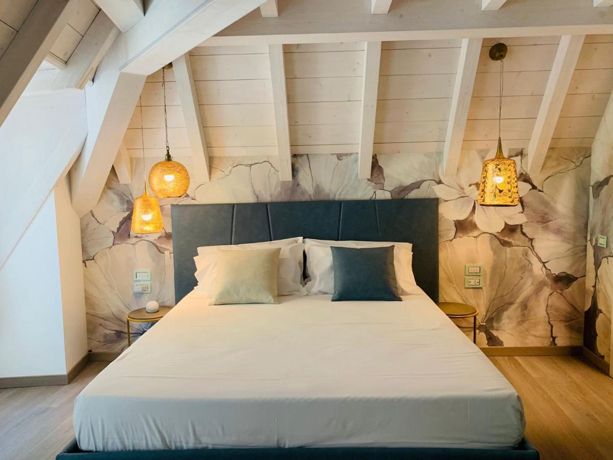 Luxury Suites Rocopom - Lake Front มัลกราเต ภายนอก รูปภาพ